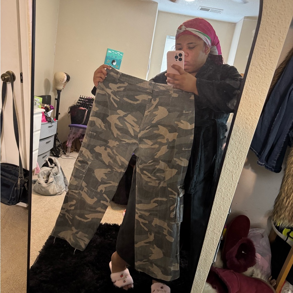 SHEIN Camouflage Boyfriend Jeans